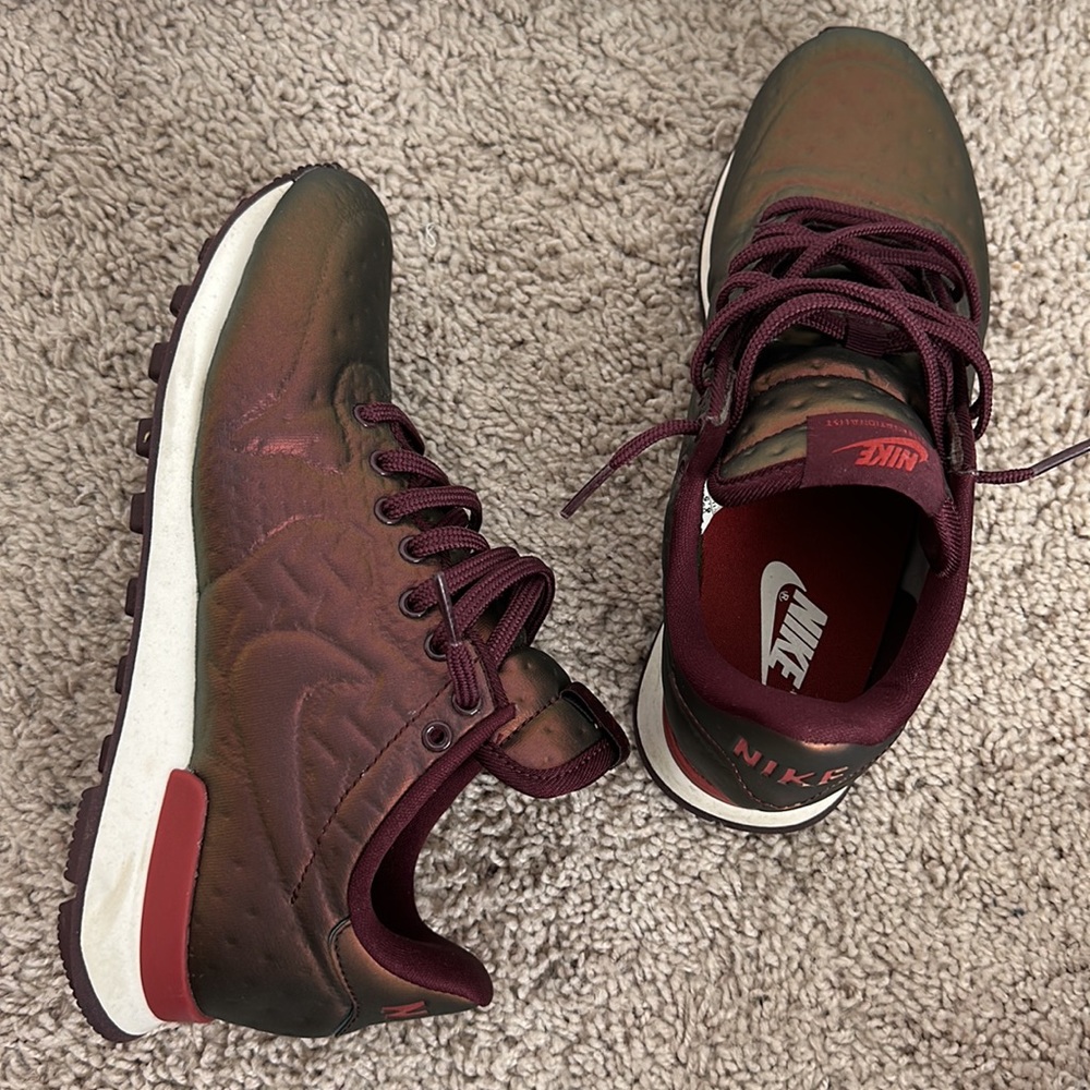 Nike Internationalist Sneakers | Women’s Sz 6.5 | Metallic Mahogany